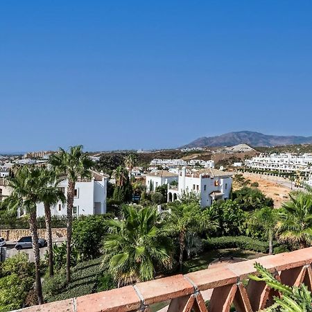 Prachtig Penthouse Met Jacuzzi Appartement Estepona Buitenkant foto