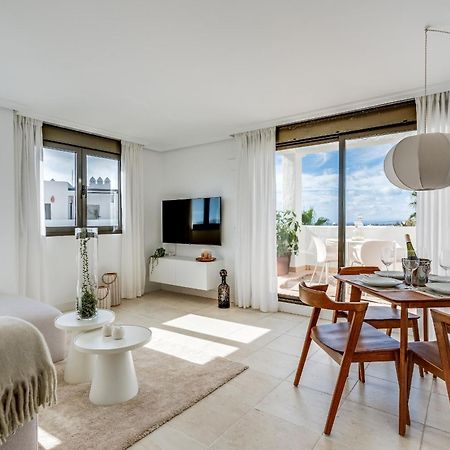 Prachtig Penthouse Met Jacuzzi Appartement Estepona Buitenkant foto