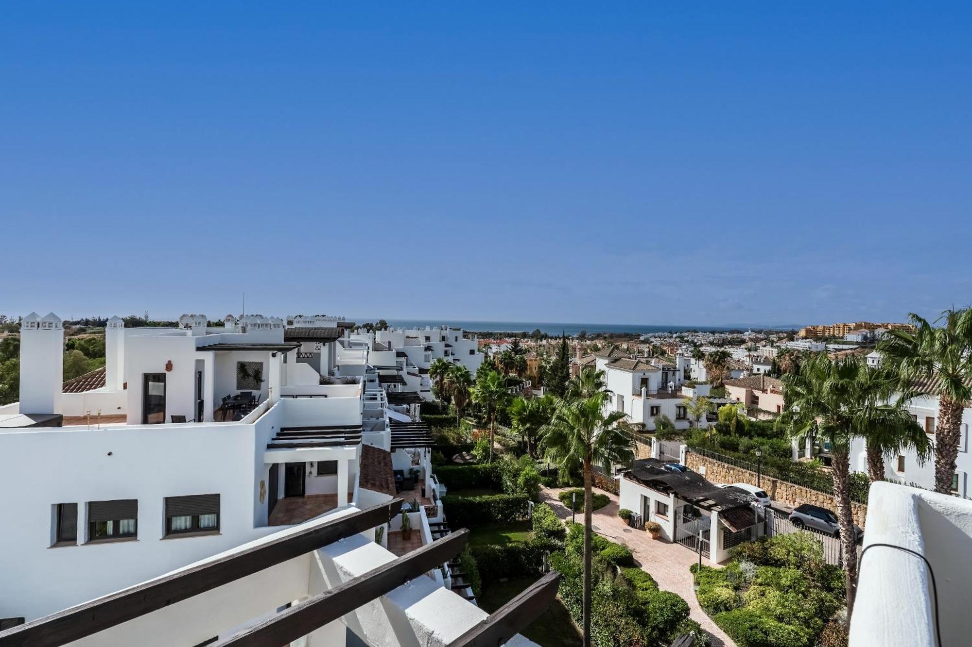 Prachtig Penthouse Met Jacuzzi Appartement Estepona Buitenkant foto