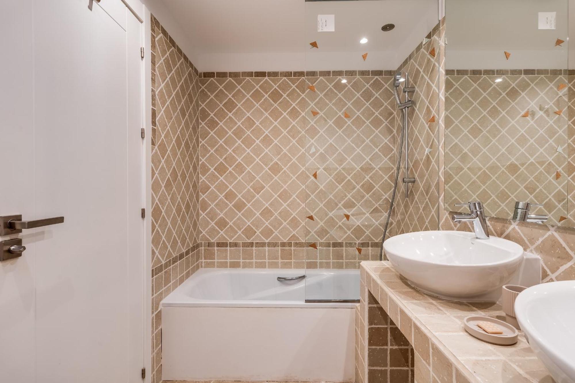 Prachtig Penthouse Met Jacuzzi Appartement Estepona Buitenkant foto