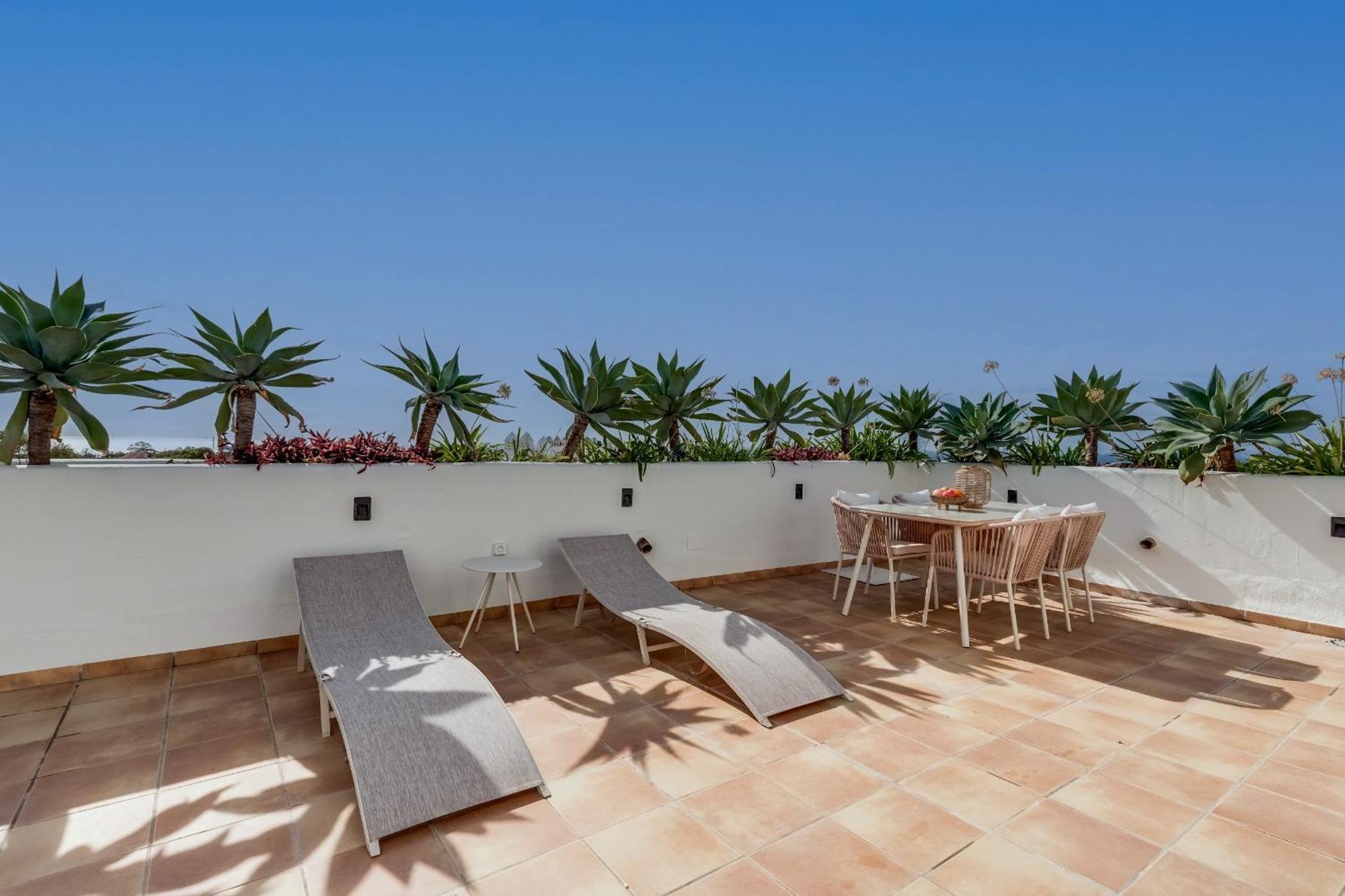 Prachtig Penthouse Met Jacuzzi Appartement Estepona Buitenkant foto