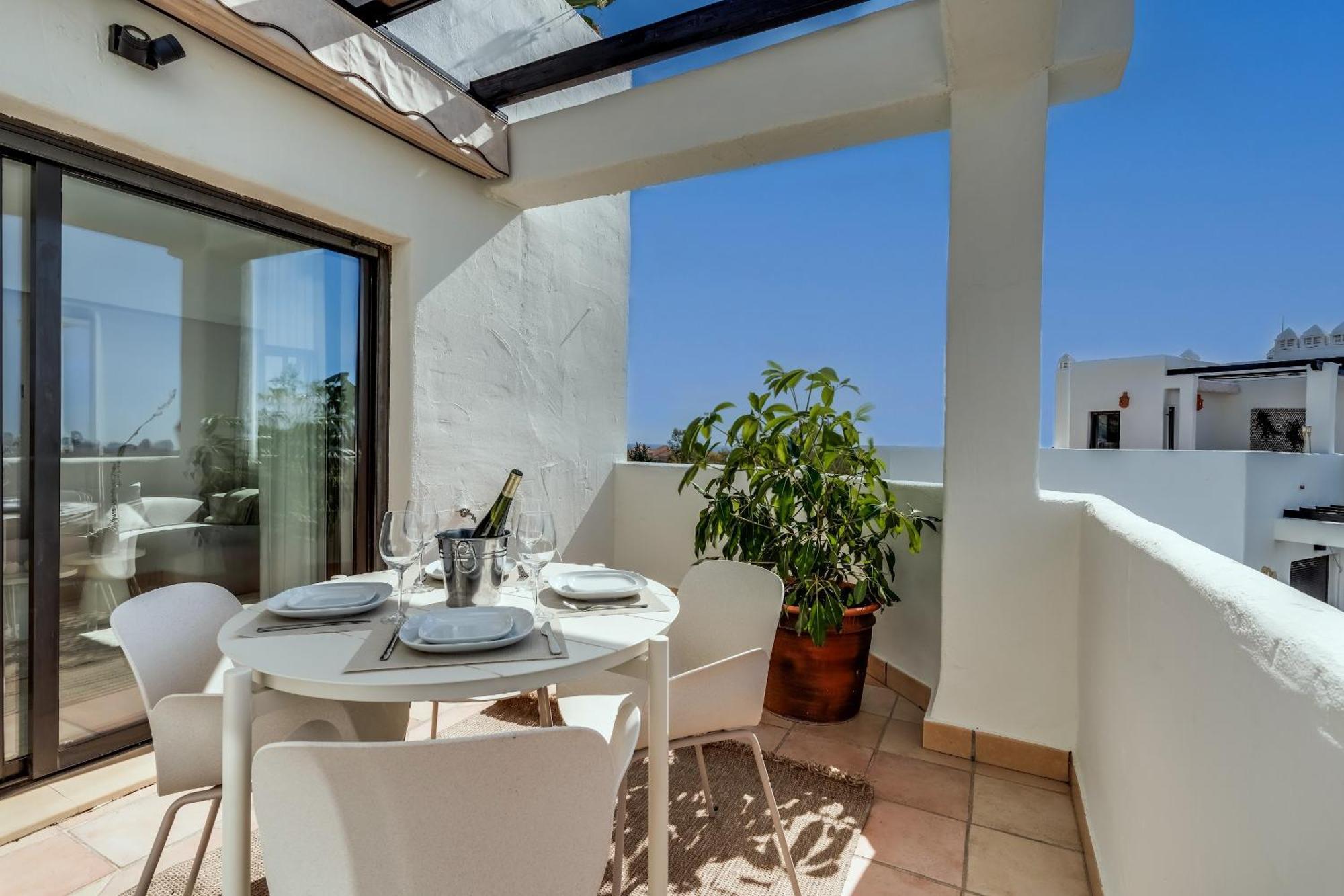 Prachtig Penthouse Met Jacuzzi Appartement Estepona Buitenkant foto