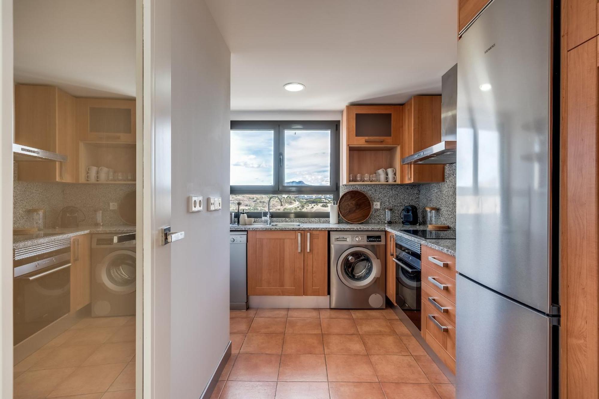 Prachtig Penthouse Met Jacuzzi Appartement Estepona Buitenkant foto