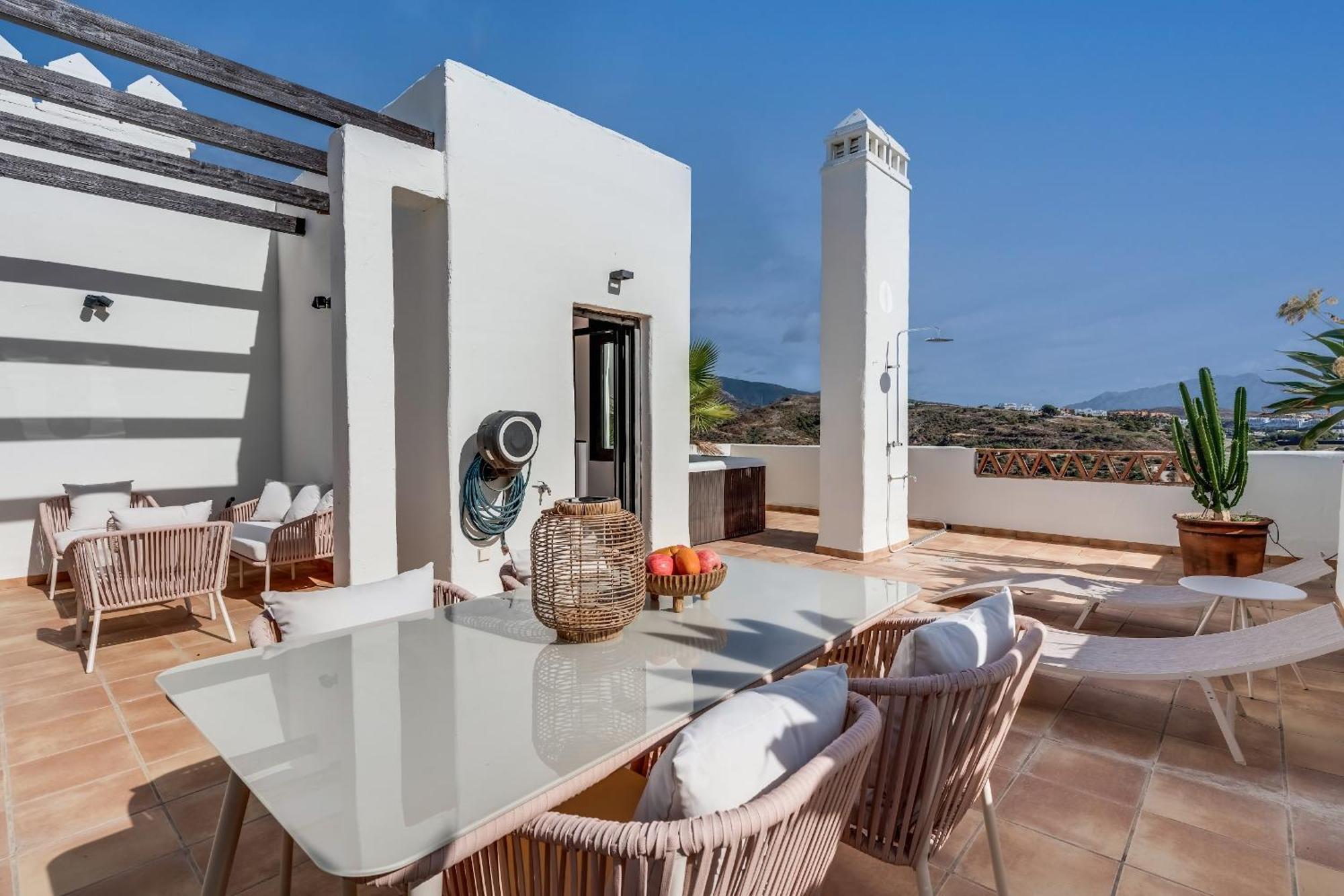 Prachtig Penthouse Met Jacuzzi Appartement Estepona Buitenkant foto