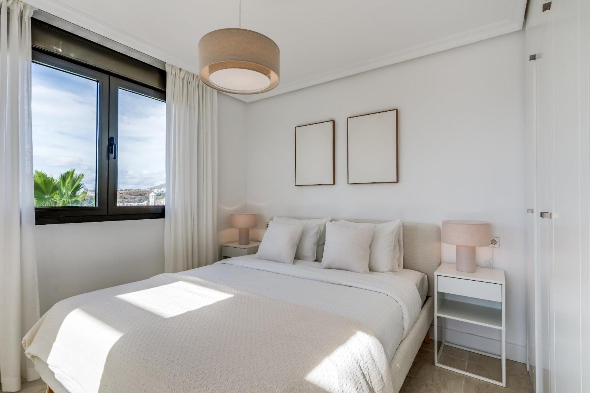 Prachtig Penthouse Met Jacuzzi Appartement Estepona Buitenkant foto